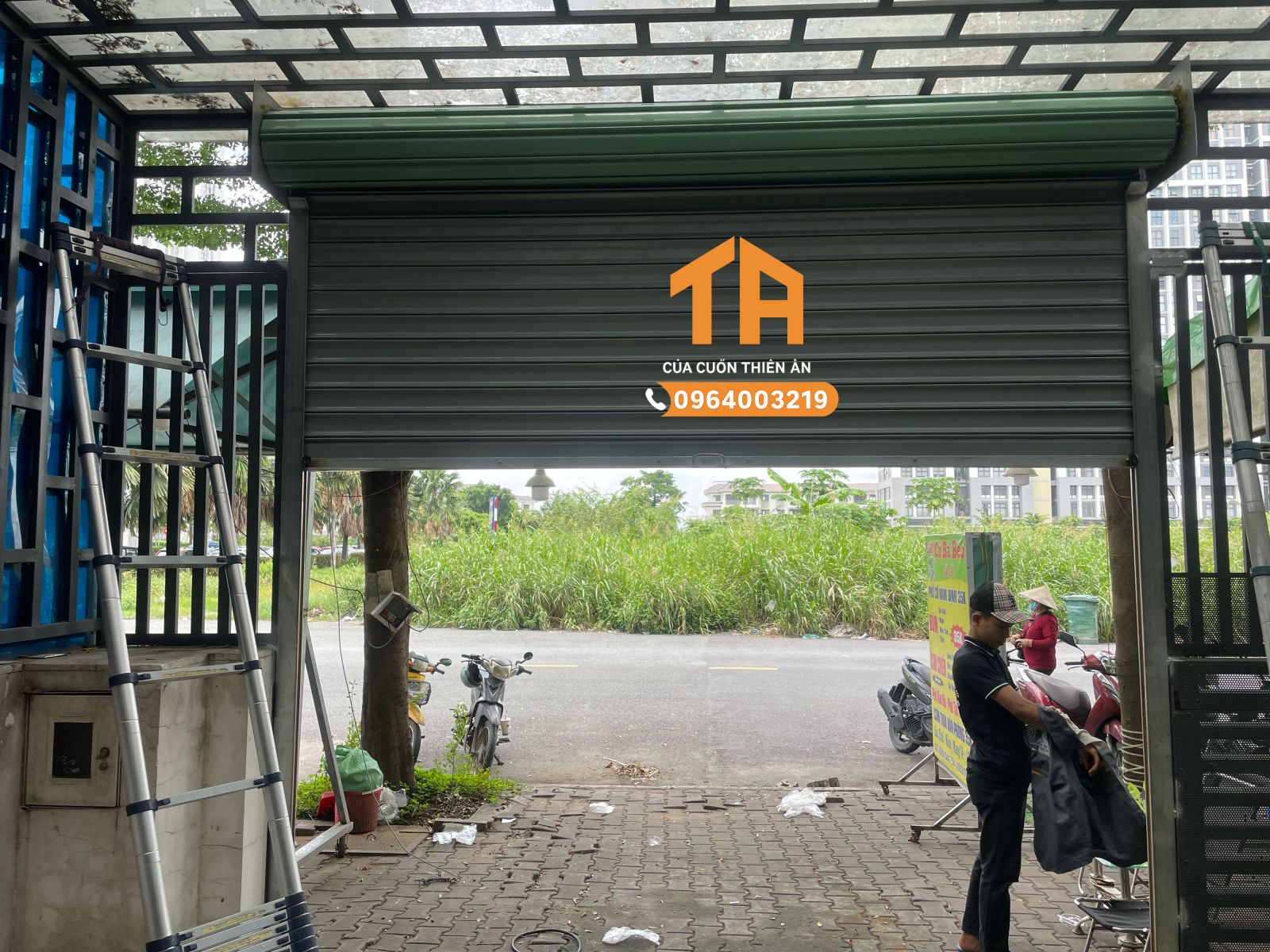 Cửa cuốn đài loan kéo tay giá rẻ