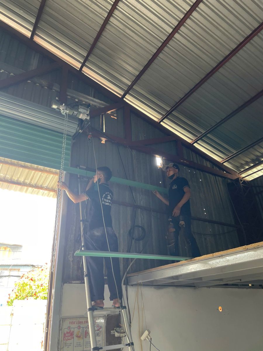 Dịch Vụ Sửa Chữa & Bảo Trì Cửa Cuốn 24/7 Giá Rẻ Uy Tín Tại TPHCM