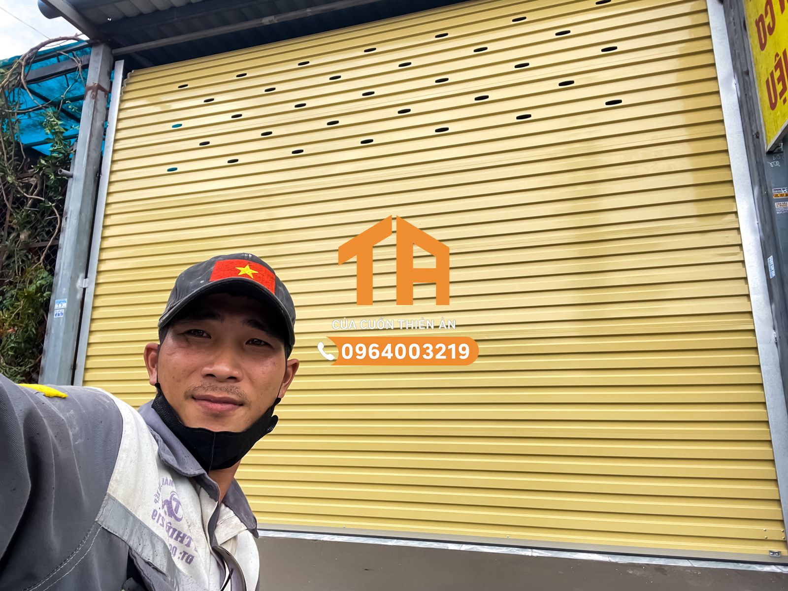 Cửa cuốn hóc môn