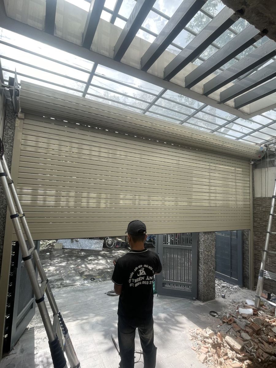 cửa cuốn giá rẻ hcm